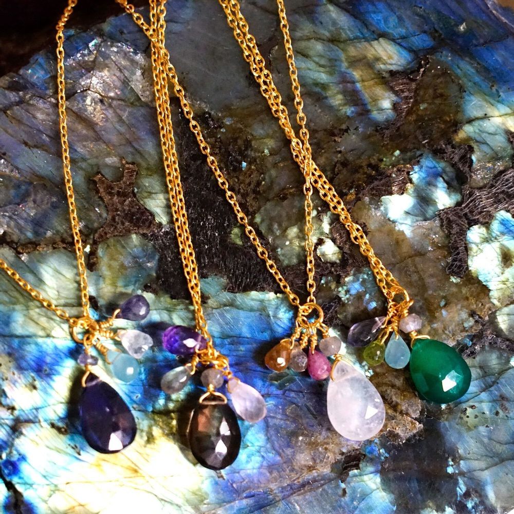 Bijoux - PENDENTIFS "GRAPES" PIERRE DE LUNE - KARAWAN AUTHENTIC