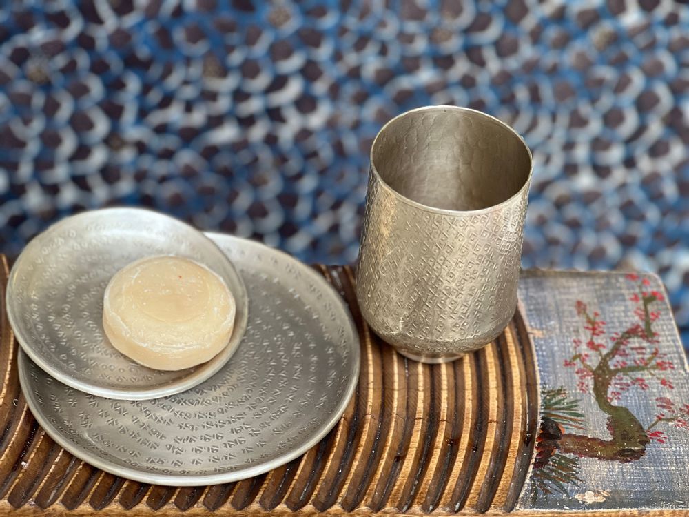 Objets de décoration - COUPELLE EN LAITON ARGENTÉ MARTELÉ ET GRAVÉ 'PALMYR' - KARAWAN AUTHENTIC