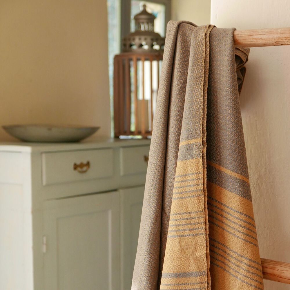 Serviettes de bain - FOUTA EN COTON BIOLOGIQUE - Collection SAND- Couleur SABLE & BLEU DE CHINE - KARAWAN AUTHENTIC