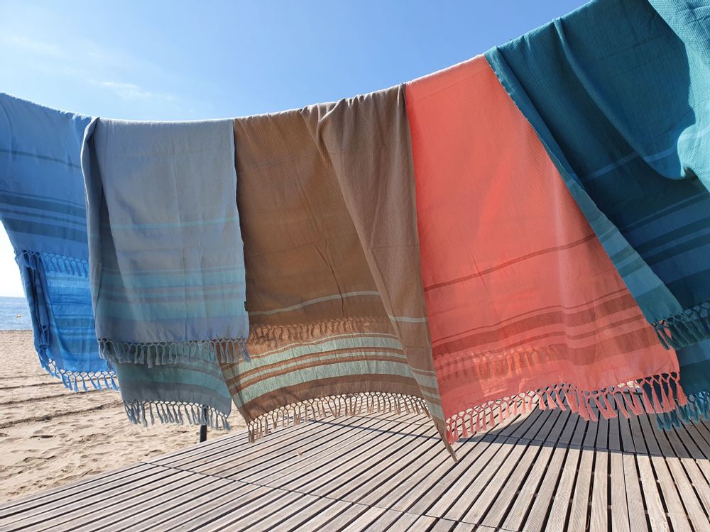 Serviettes de bain - FOUTA TISSÉE EN COTON BIOLOGIQUE - COLLECTION GARDEN - COULEUR ALMOND - KARAWAN AUTHENTIC