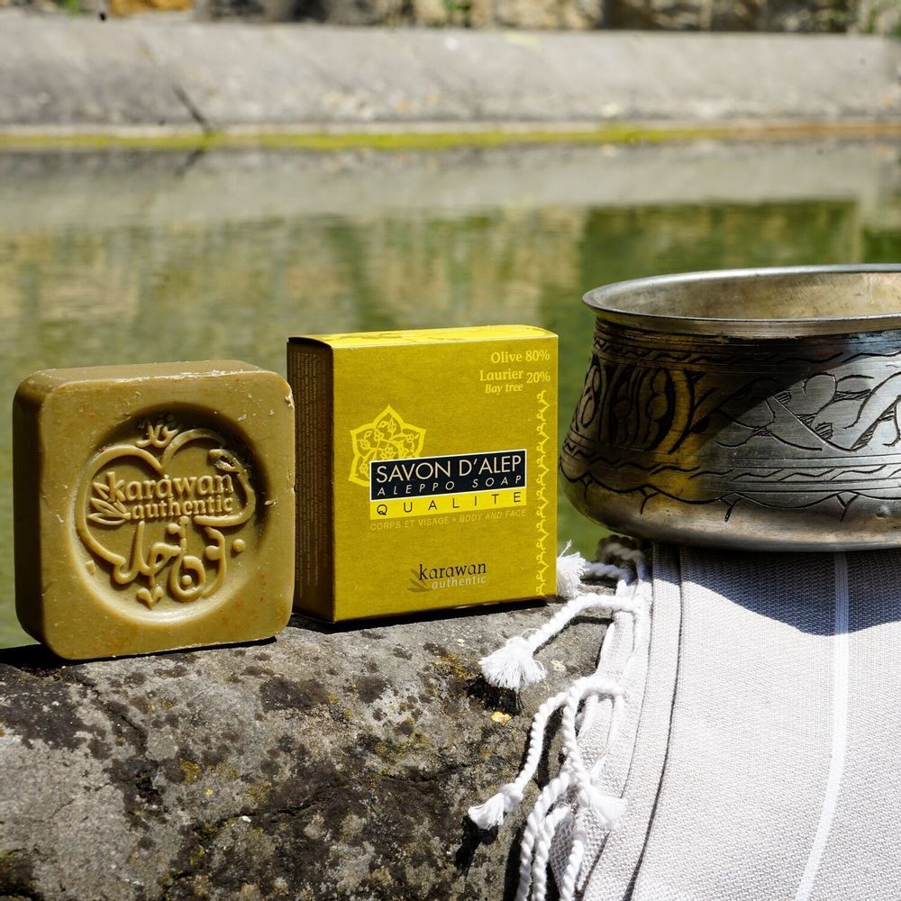 Savons - SAVON D'ALEP QUALITÉ - HUILE D'OLIVE 80% ET DE LAURIER 20% - KARAWAN AUTHENTIC