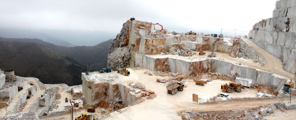 Vases - Vase sculptural PV05 en marbre blanc de Carrare - ATELIER BARBERINI & GUNNELL