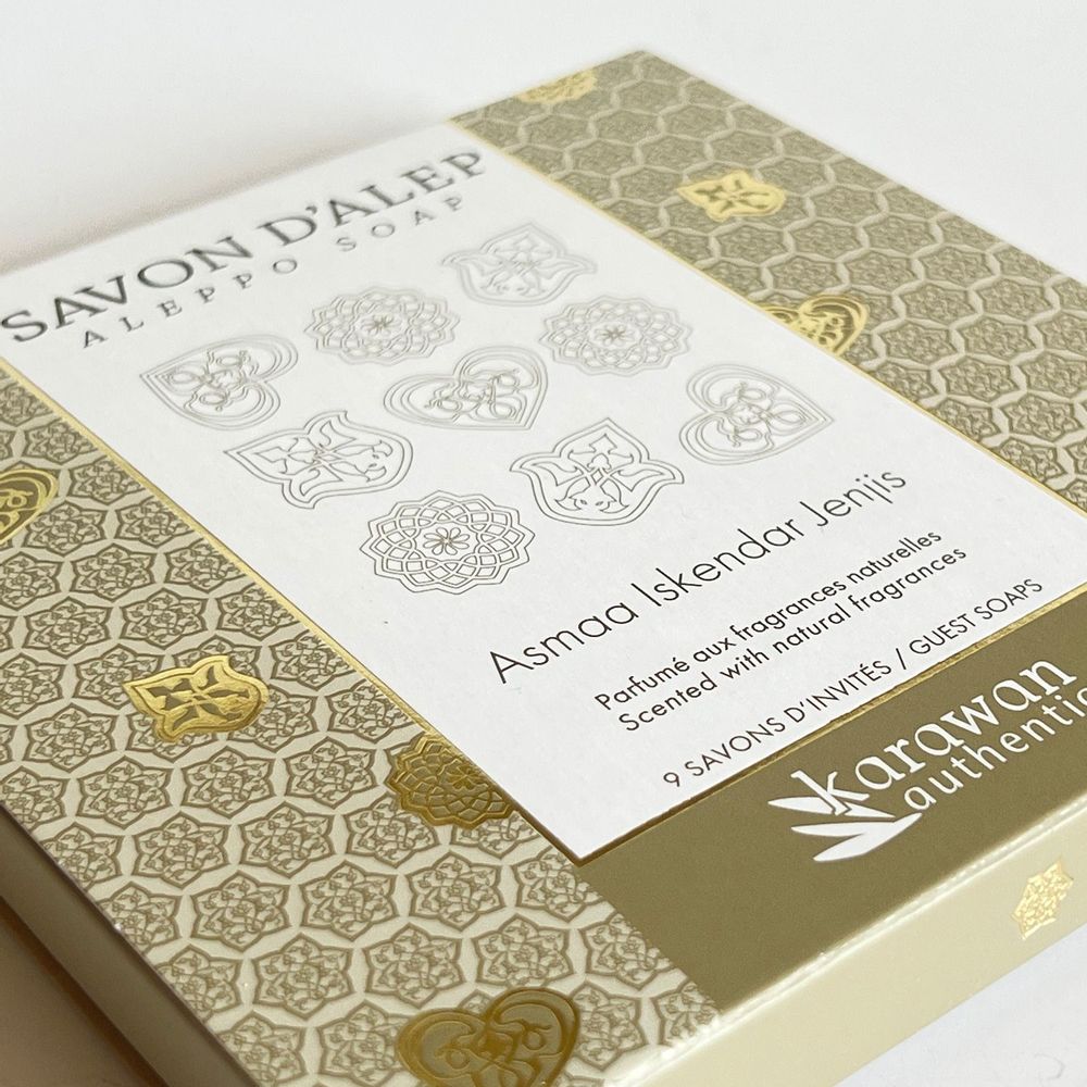 Cadeaux - SAVONS D'ALEP AUX 3 PARFUMS - ÉTUIS EN MÉTAL DORÉ À CHAUD - COFFRET CADEAU - KARAWAN AUTHENTIC