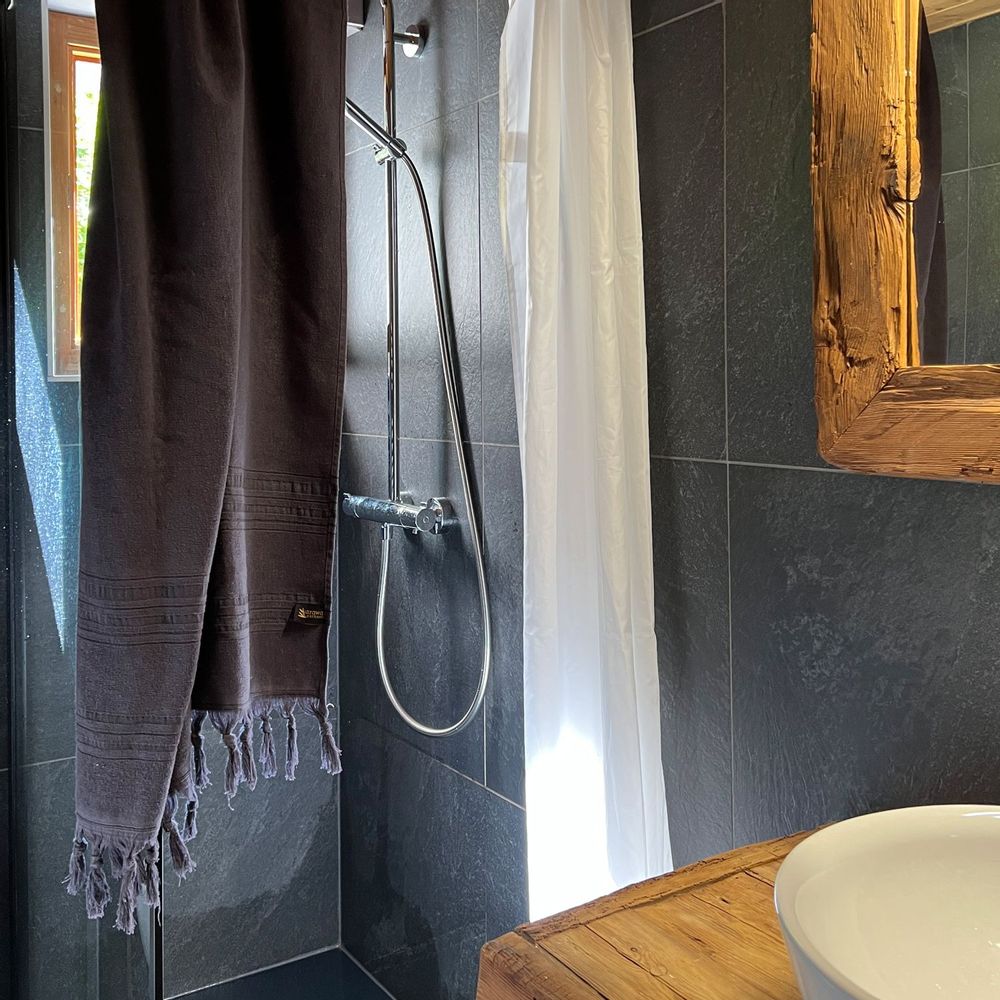 Serviettes de bain - FOUTA EN COTON BIOLOGIQUE - COLLECTION DOLCE - COULEUR ONYX - KARAWAN AUTHENTIC