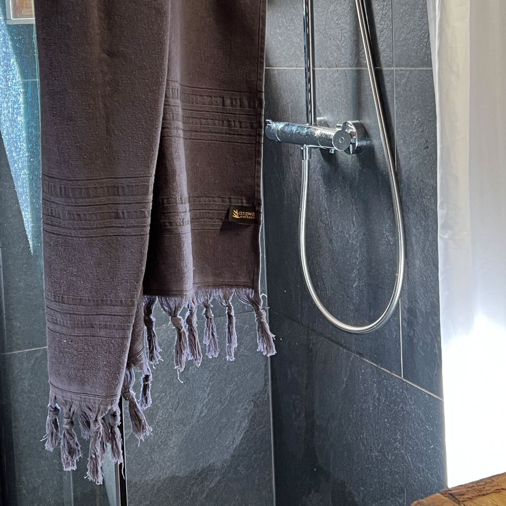 Serviettes de bain - FOUTA EN COTON BIOLOGIQUE - COLLECTION DOLCE - COULEUR ONYX - KARAWAN AUTHENTIC