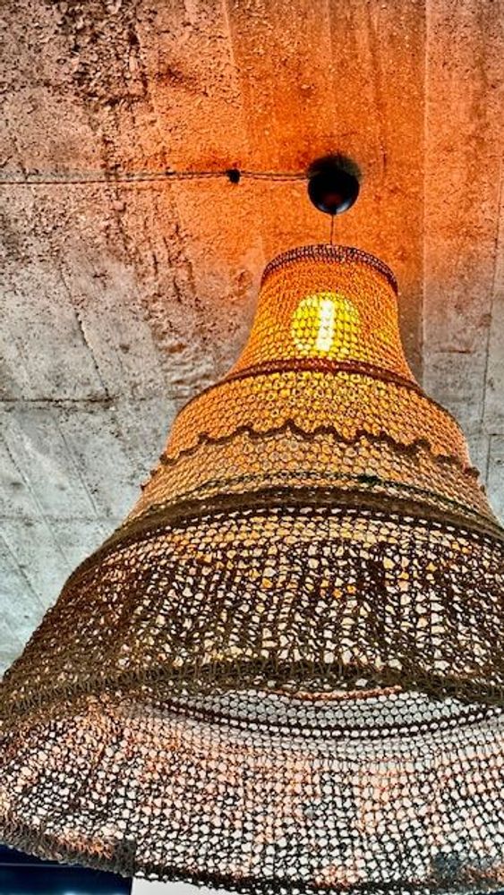Unique pieces - Imposing HYBRID light made of linen and hemp, Height and diameter 100 cm, delivered with electric mount and system bringing the light source into the middle of the chandelier - ADELE VAHN