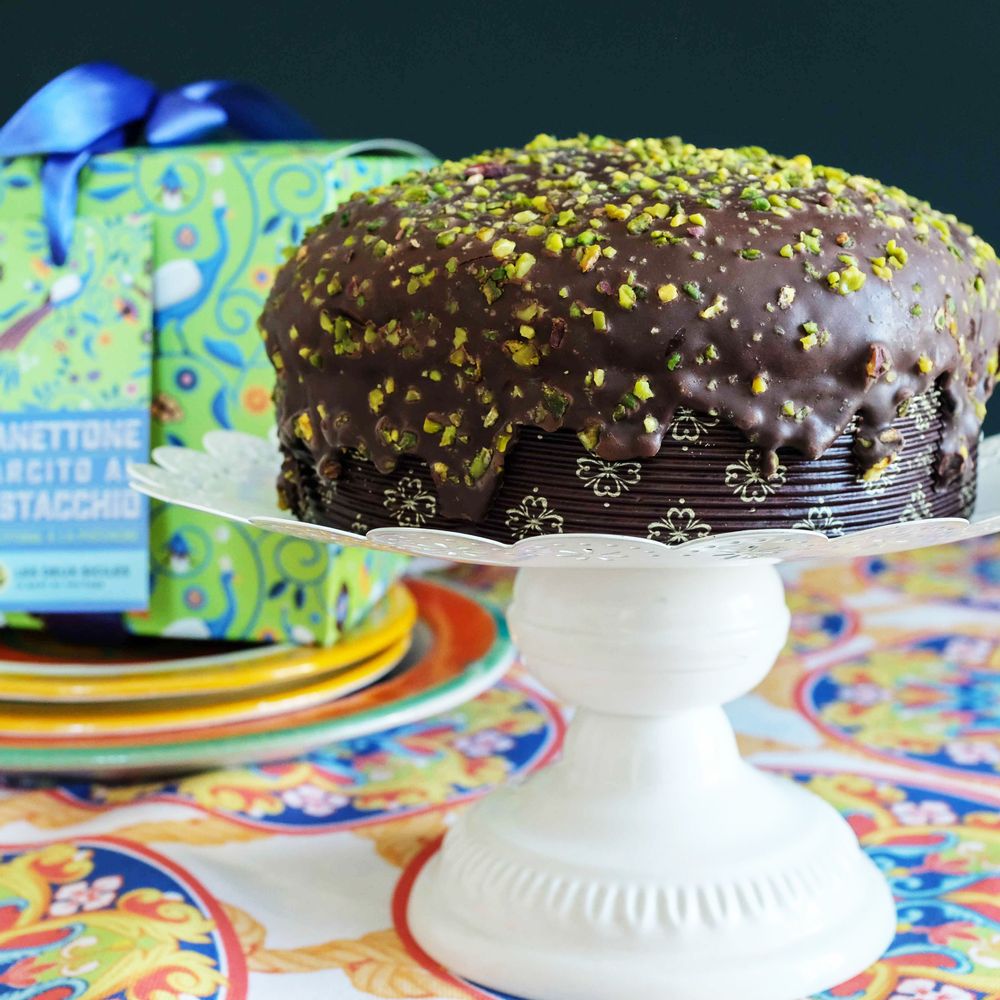 Delicatessen - Panettone with pistachio cream covered with dark chocolate - LES DEUX SICILES