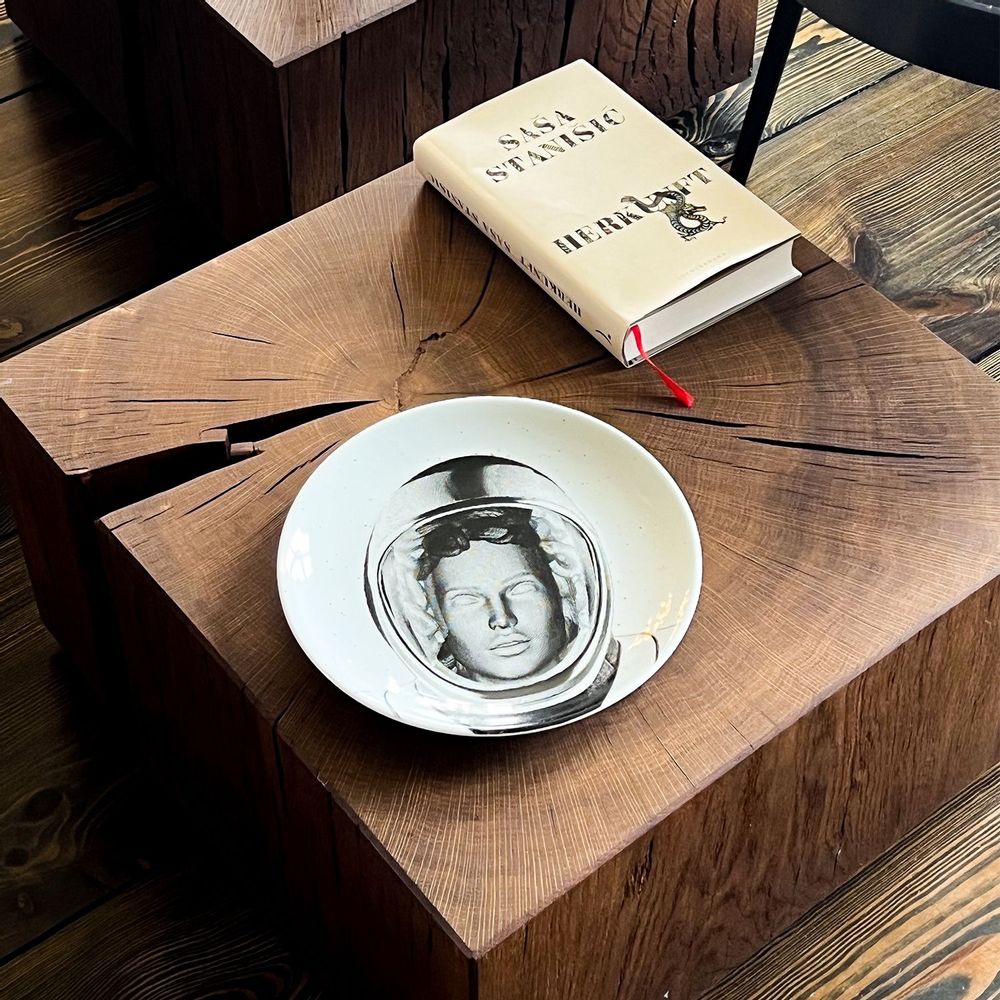 Mugs - MEDUSA IS BEAUTIFUL NOW - GORGO IRUKA