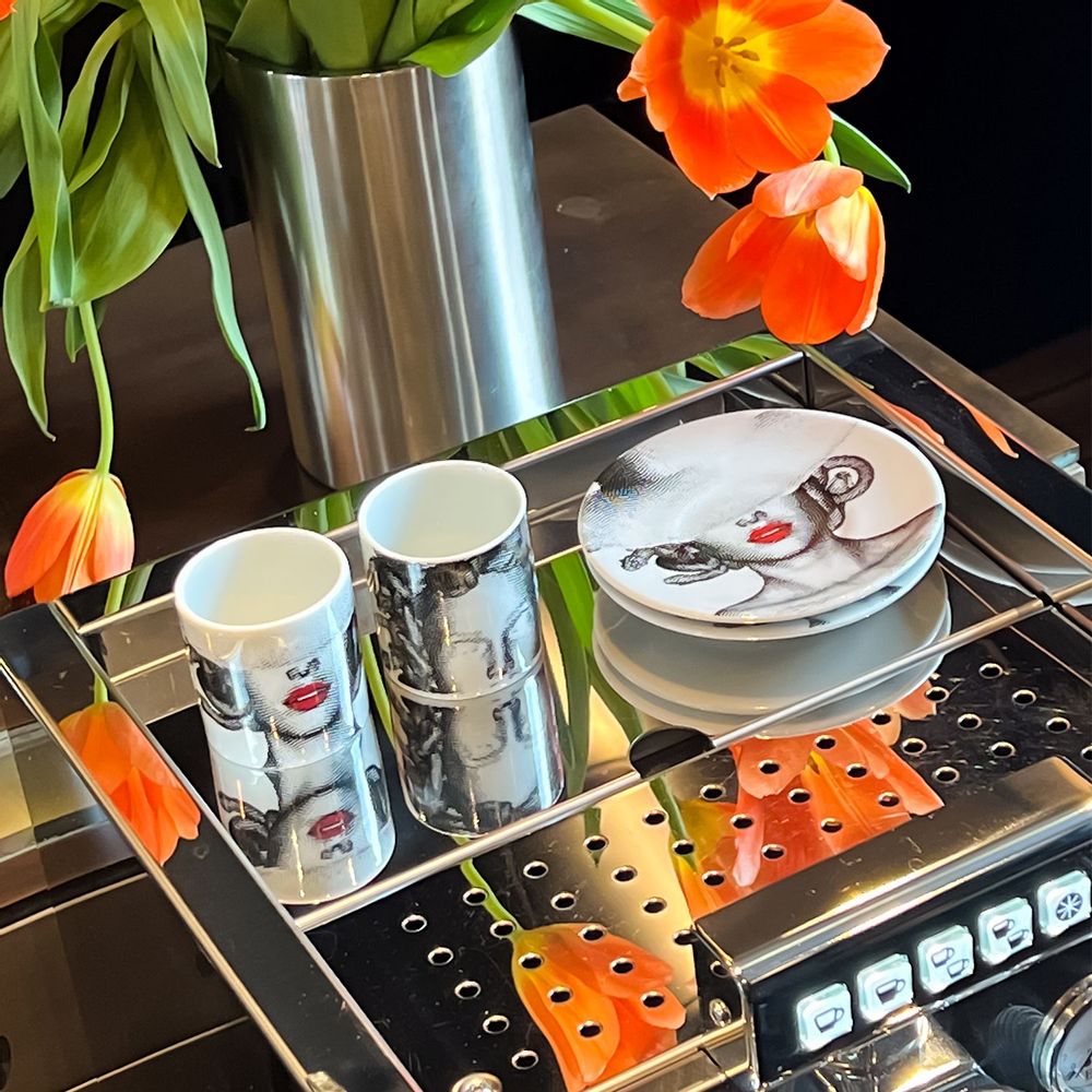 Mugs - MEDUSA IS BEAUTIFUL NOW - GORGO IRUKA