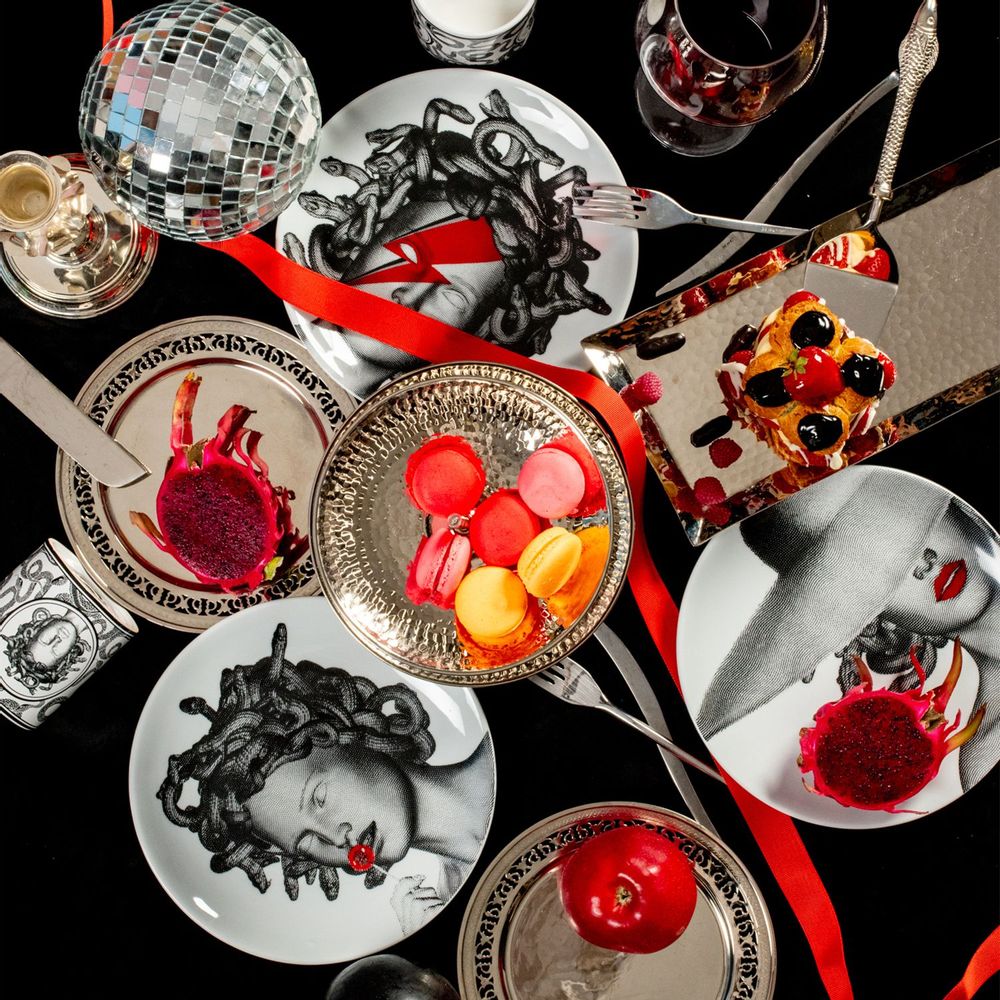 Mugs - MEDUSA IS BEAUTIFUL NOW - GORGO IRUKA