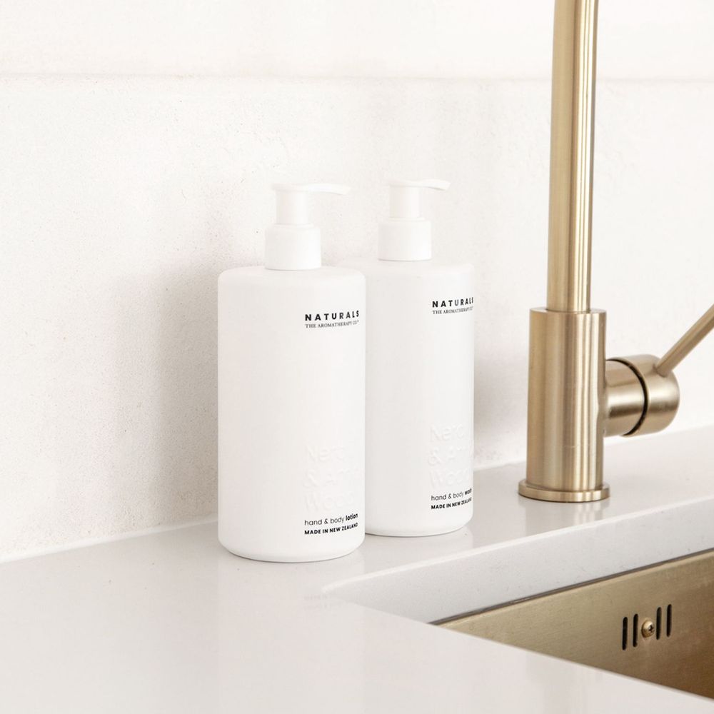 Cosmétiques - Naturals Lotion pour les mains et le corps - THE AROMATHERAPY CO.