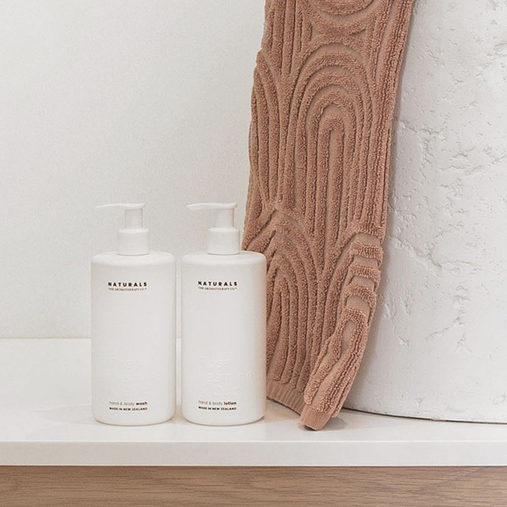Cosmétiques - Naturals Lotion pour les mains et le corps - THE AROMATHERAPY CO.