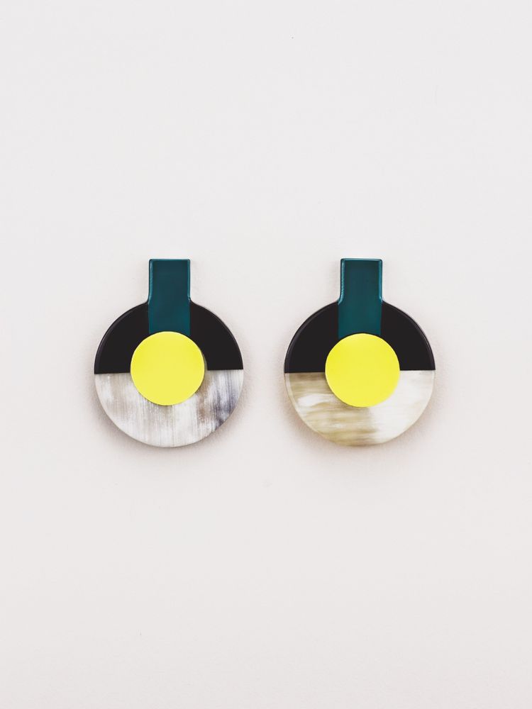 Bijoux - Boucles d'oreilles Vestibule en corne blonde et laque tricolore - L INDOCHINEUR X RIVÊT