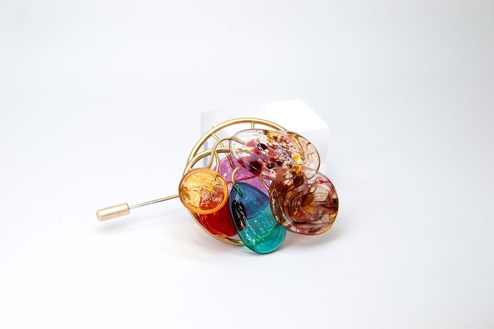Cadeaux - Broche plaqué or en verre Murano confetti Elia collection - CHAMA NAVARRO