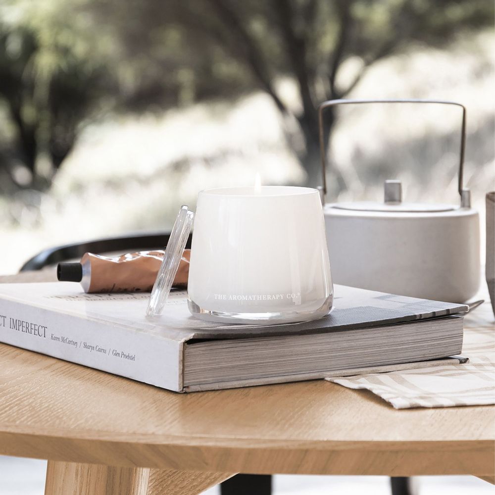 Candles - Therapeutic soy wax candle with essential oils - THE AROMATHERAPY CO.