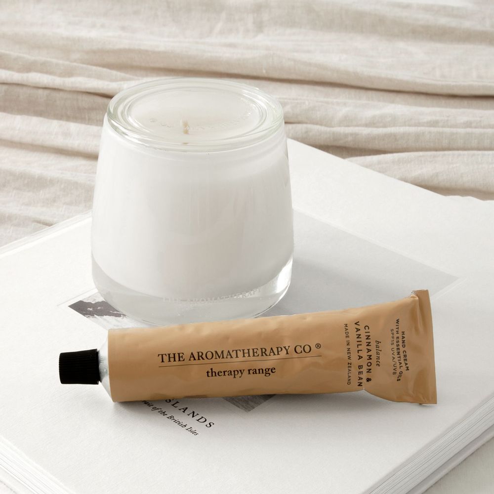 Cosmétiques - Therapy Crème Mains aux Huiles Essentielles. - THE AROMATHERAPY CO.