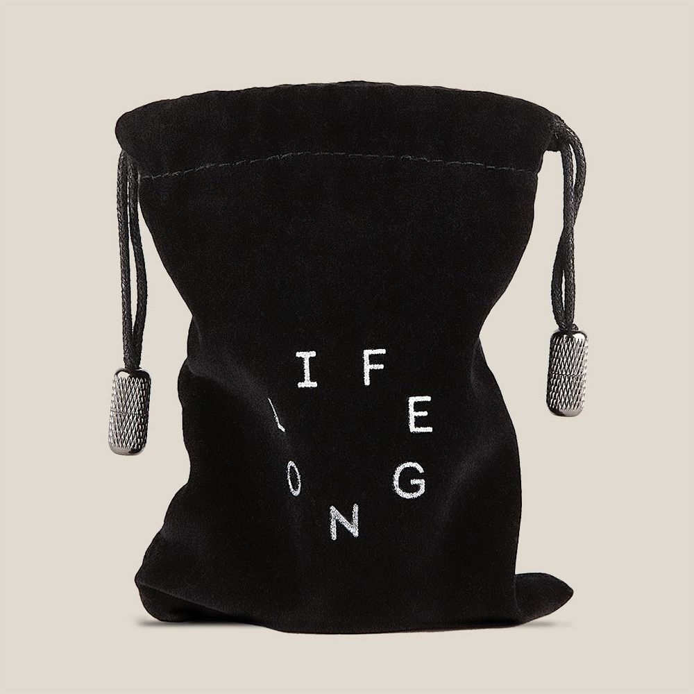 Fragrance for women & men - Deodorant Travel Bag by Lifelongdeo - WE ARE LIFELONG AB