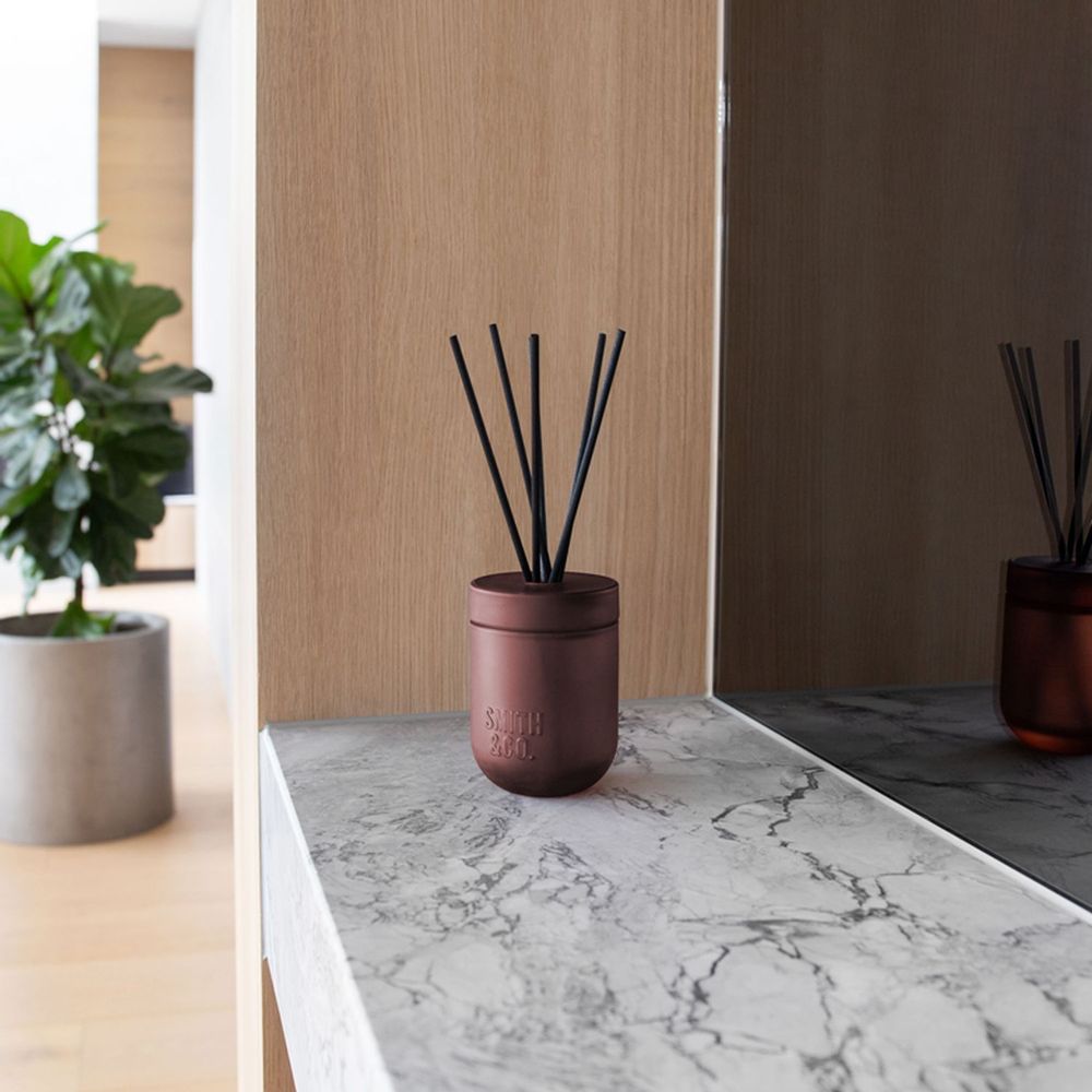 Scent diffusers - Smith & Co. Scented Diffuser - THE AROMATHERAPY CO.