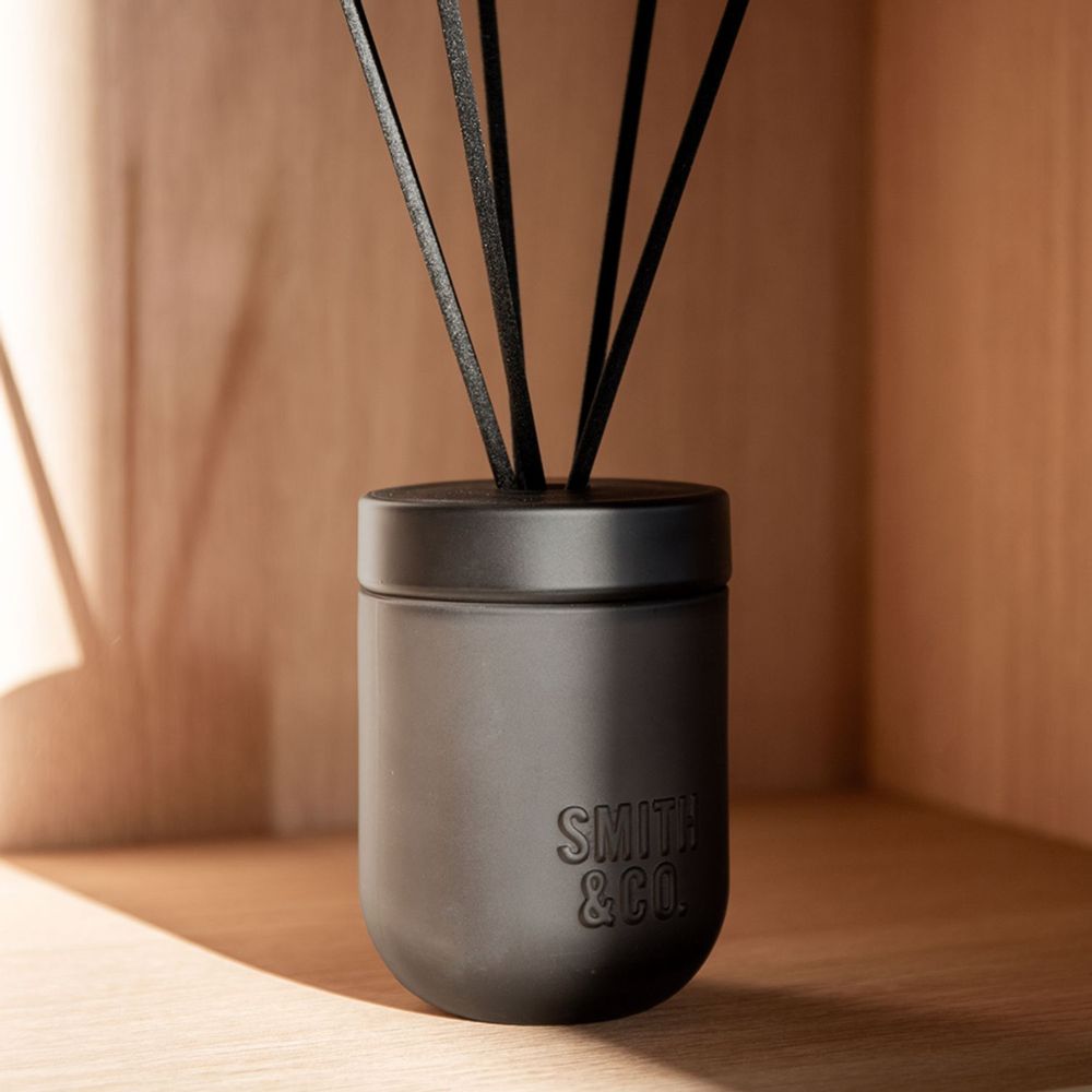 Scent diffusers - Smith & Co. Scented Diffuser - THE AROMATHERAPY CO.