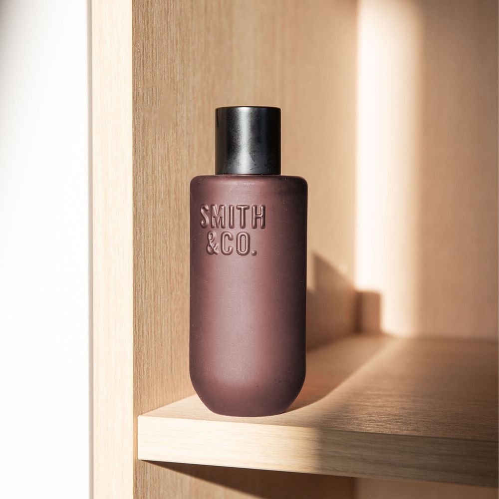 Home fragrances - Smith & Co. Room Spray - THE AROMATHERAPY CO.