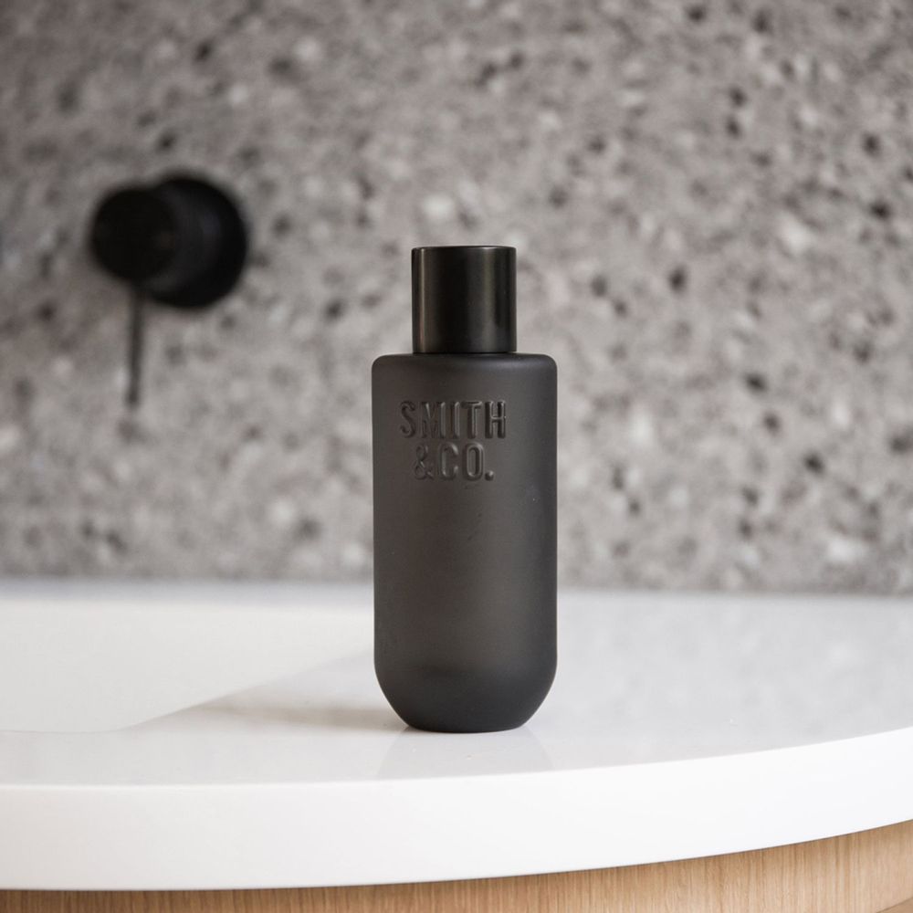 Home fragrances - Smith & Co. Room Spray - THE AROMATHERAPY CO.