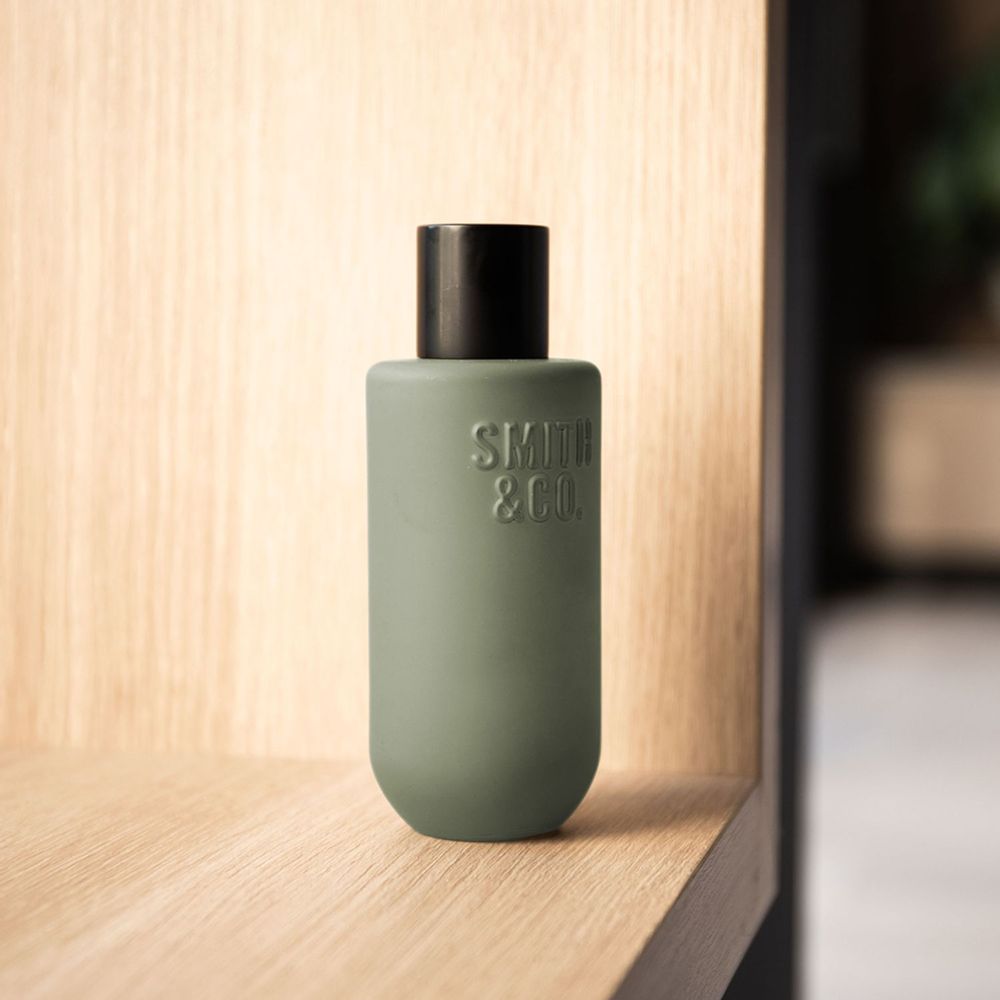 Home fragrances - Smith & Co. Room Spray - THE AROMATHERAPY CO.