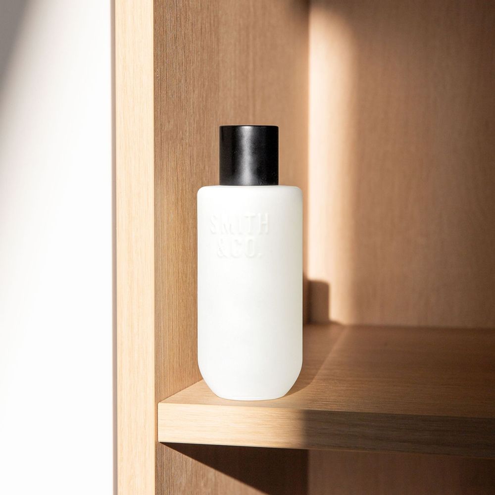 Home fragrances - Smith & Co. Room Spray - THE AROMATHERAPY CO.