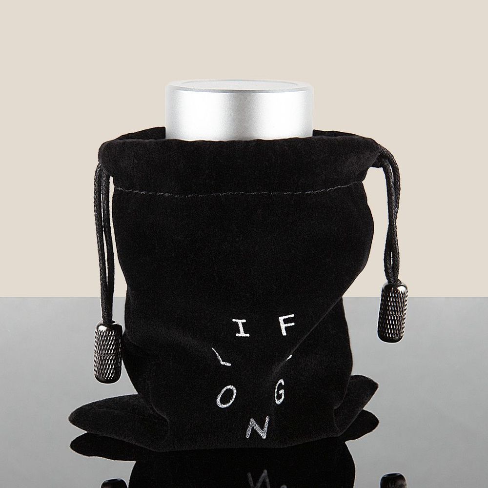 Fragrance for women & men - Deodorant Travel Bag by Lifelongdeo - WE ARE LIFELONG AB