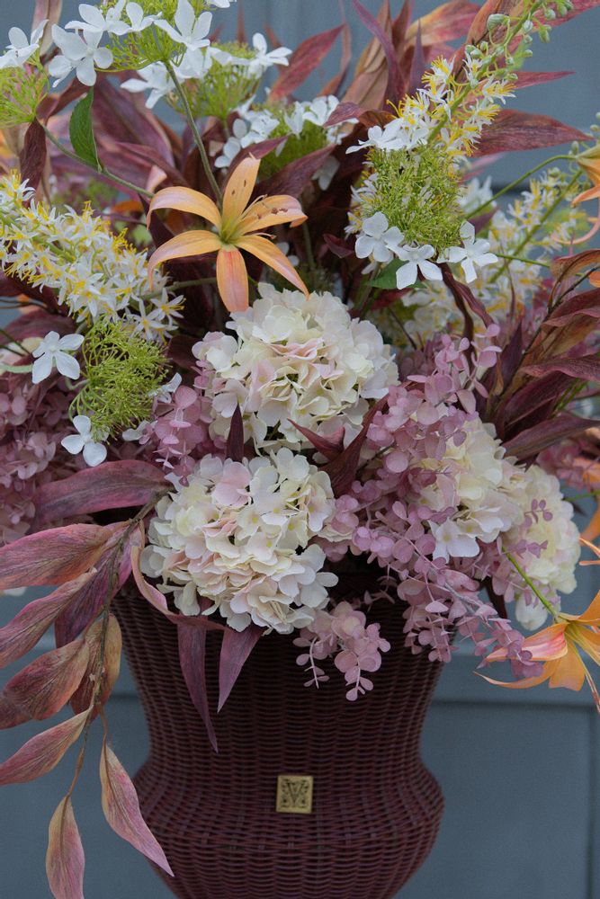 Floral decoration - MEDICI Vase with "Maddalena" Floral - VASEVOLL