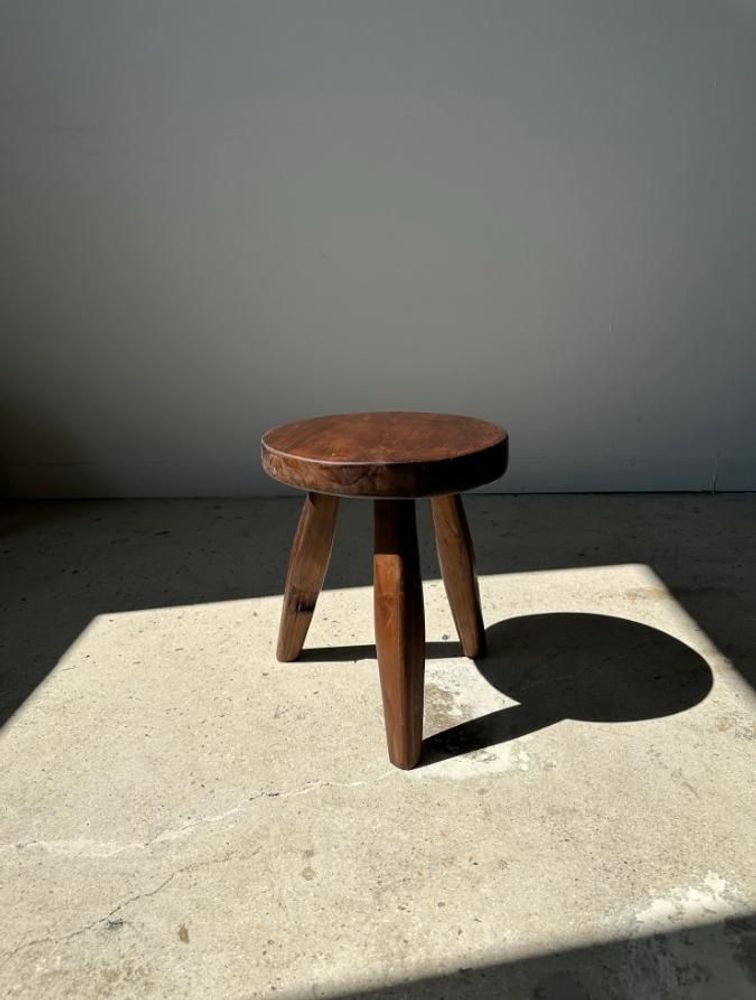 Stools - Small brown solid wood stool with circular seat - OFFICE OBJETS