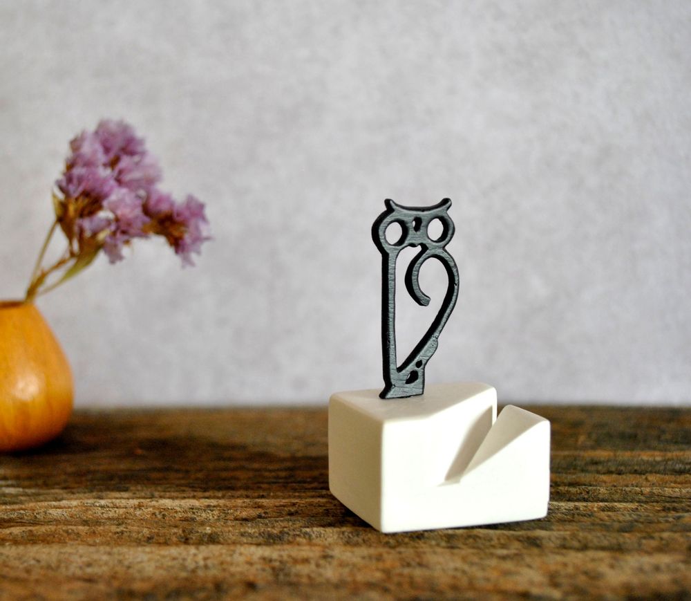 Sculptures, statuettes et miniatures - Titulaire de la carte, Statuette en bronze Hibou d'Athéna. - MATTER.