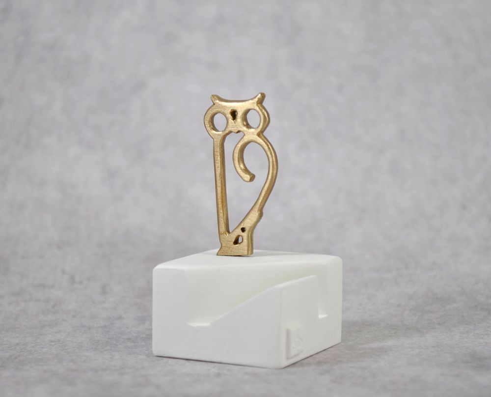 Sculptures, statuettes et miniatures - Titulaire de la carte, Statuette en bronze Hibou d'Athéna. - MATTER.