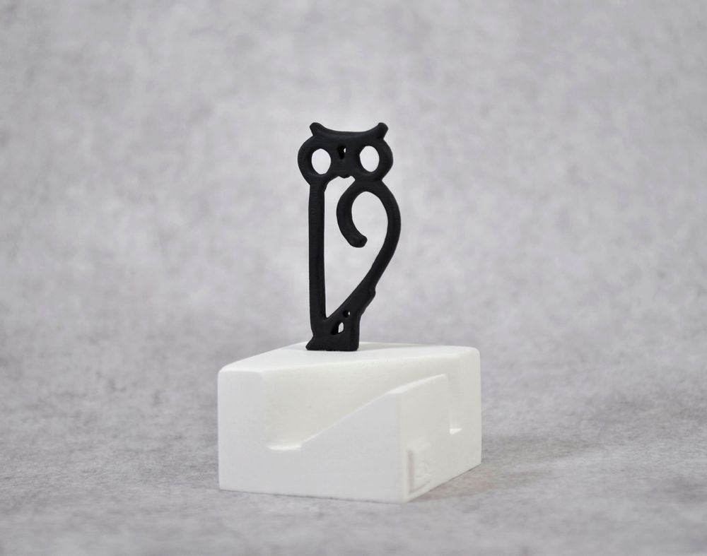 Sculptures, statuettes et miniatures - Titulaire de la carte, Statuette en bronze Hibou d'Athéna. - MATTER.