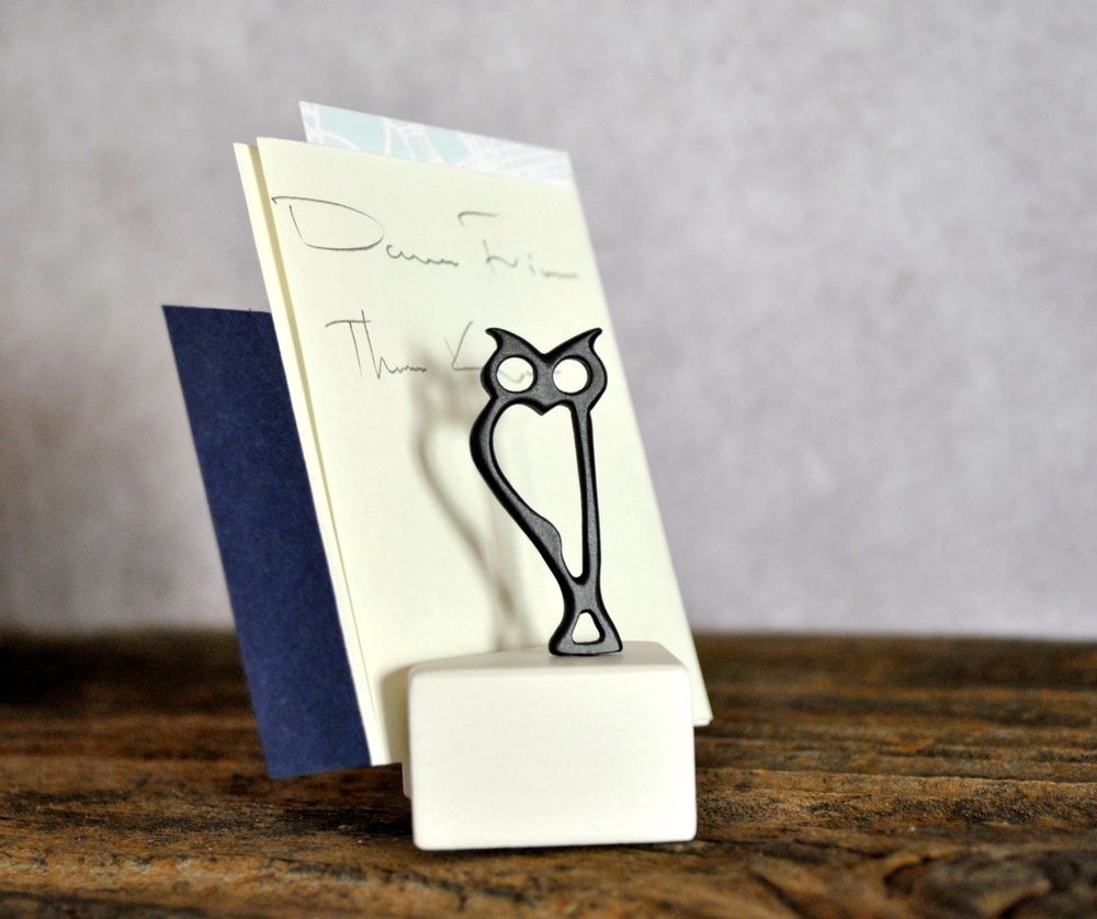 Sculptures, statuettes et miniatures - Titulaire de la carte, Statuette en bronze Hibou d'Athéna. - MATTER.