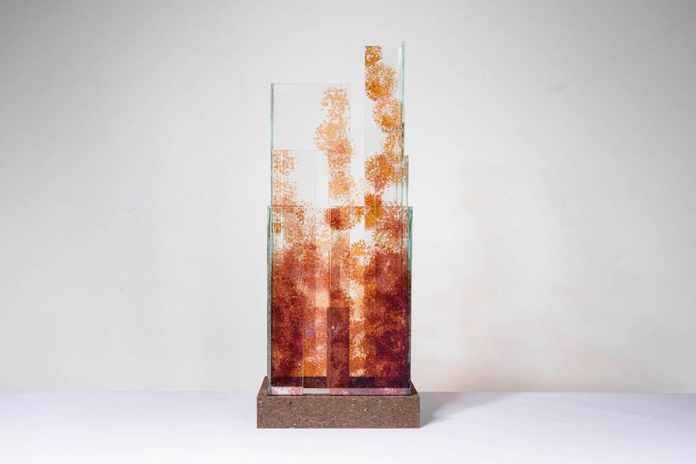 Unique pieces - Ambient light. POMEGRANATE. L. Skyline Collection - AURORE BOUTER GLASS ART