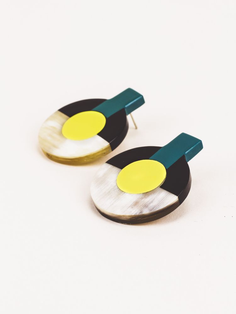 Bijoux - Boucles d'oreilles Vestibule en corne blonde et laque tricolore - L INDOCHINEUR X RIVÊT