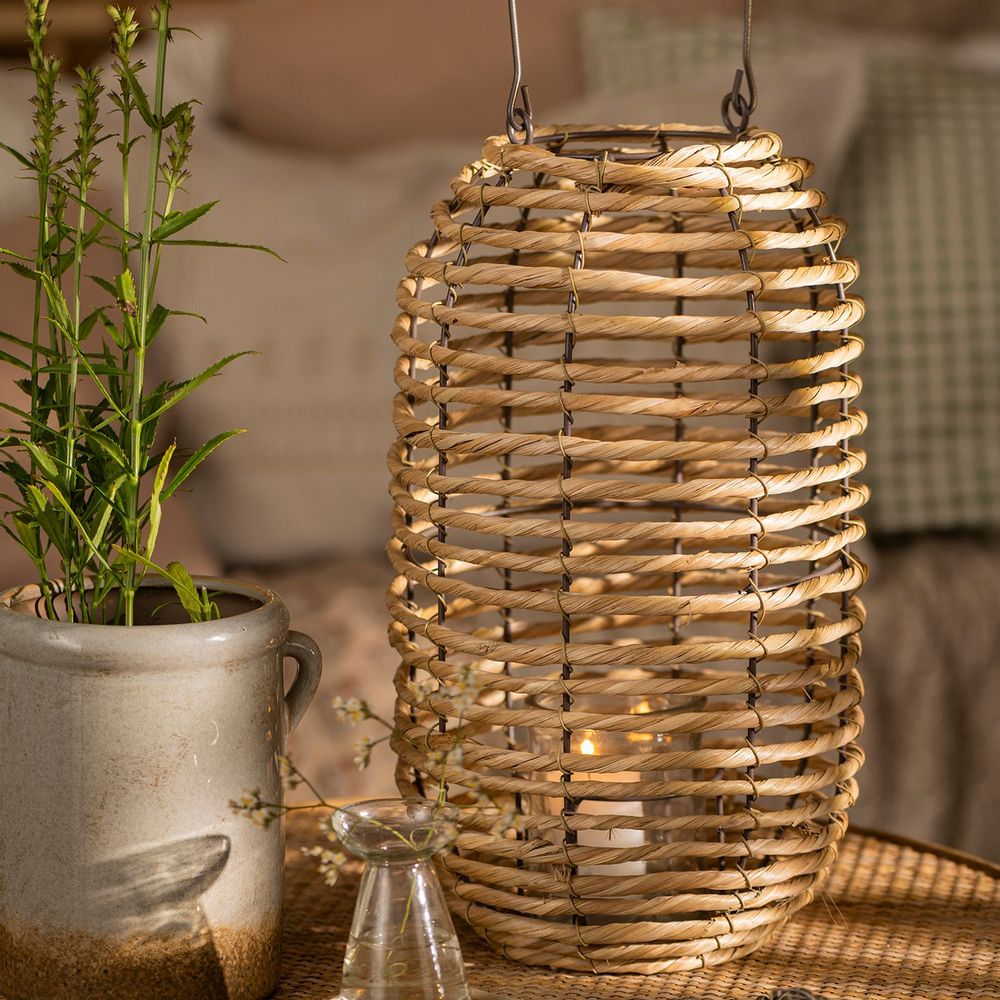 Lampes de table extérieures - Bougeoir, herbe de mer et métal, avec insert en verre. - IB LAURSEN