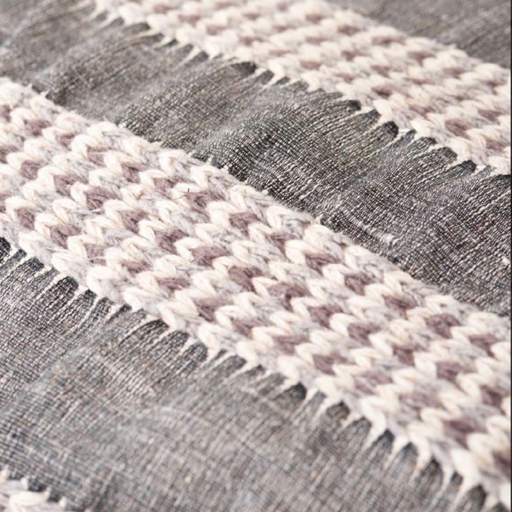 Fabric cushions - HOME INTERIOR DECORATION - MUNIE