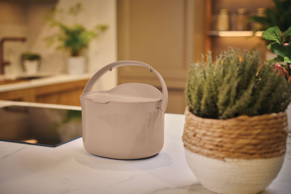 Gifts - Kitchen waste bin - ORGANKO DAILY (cappuccino) - PLASTIKA SKAZA - EXCEEDING EXPECTATIONS