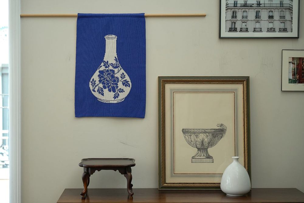 Throw blankets - Joseon white porcelain with Flowers and a bird Fabric Poster - BON`EE(LIVING ART BRAND)