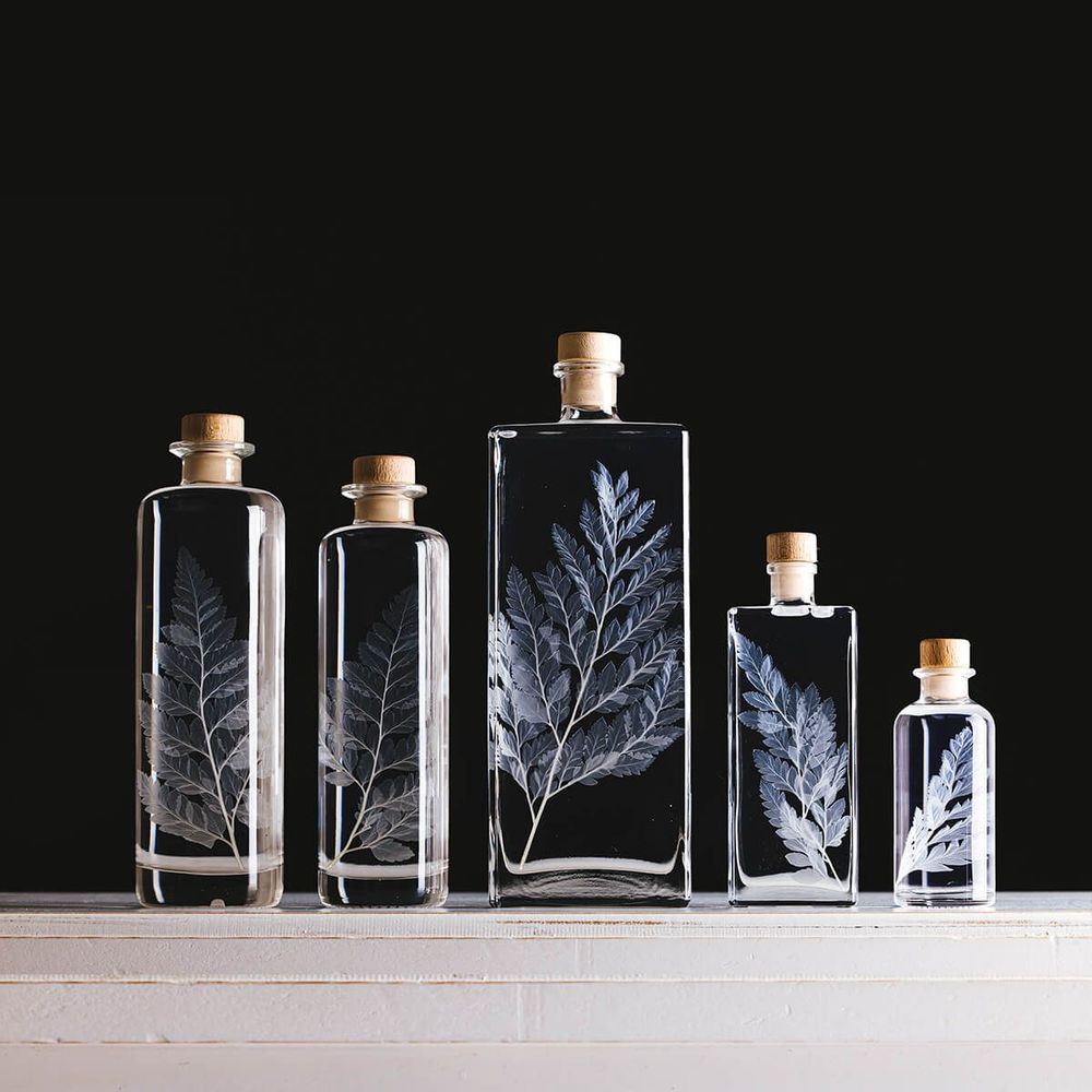 Decorative objects - L'Herbarium de Théophile — blue Hydrangea - Plant immersed in a bottle - THEOPHILE BERTHON