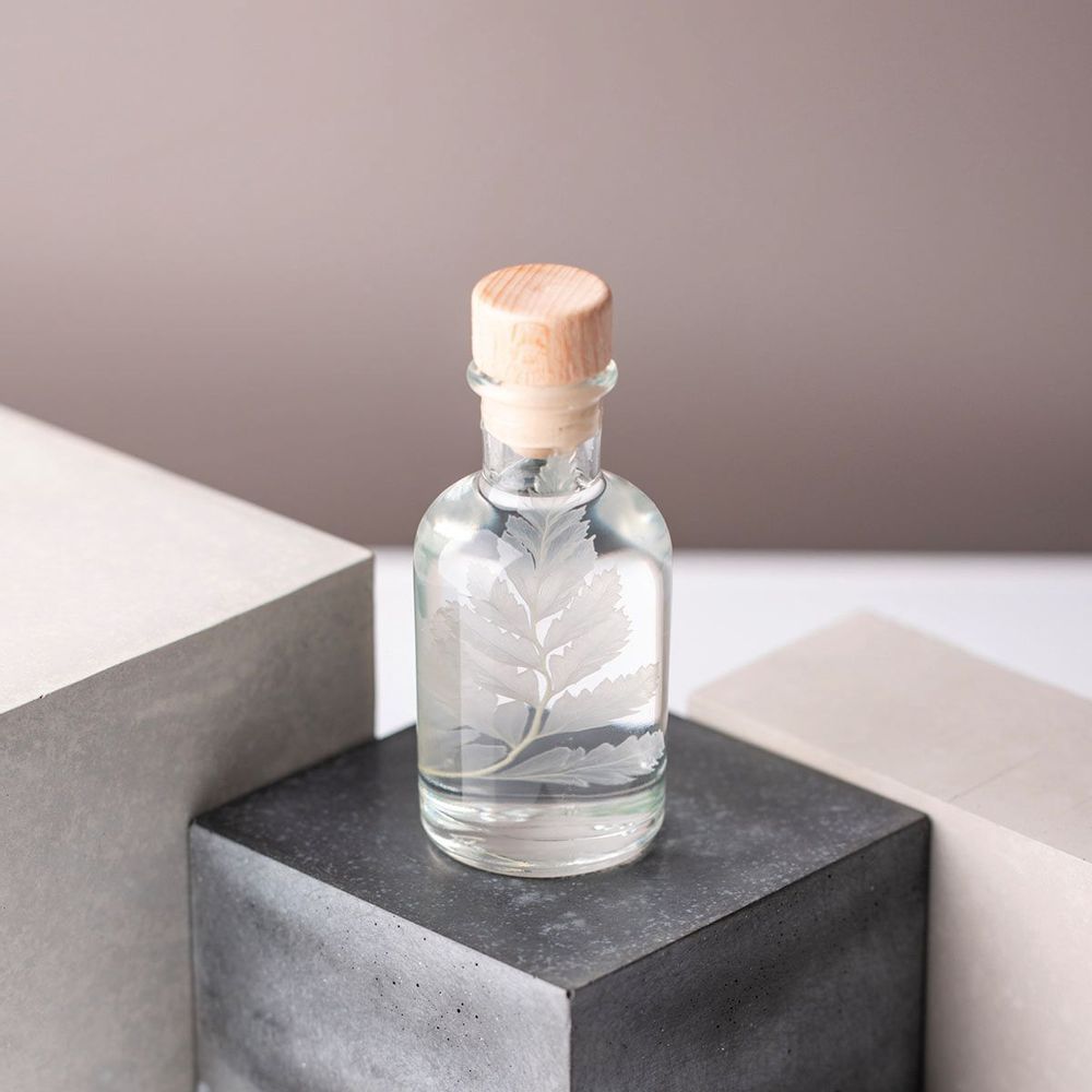 Decorative objects - L'Herbarium de Théophile — blue Hydrangea - Plant immersed in a bottle - THEOPHILE BERTHON