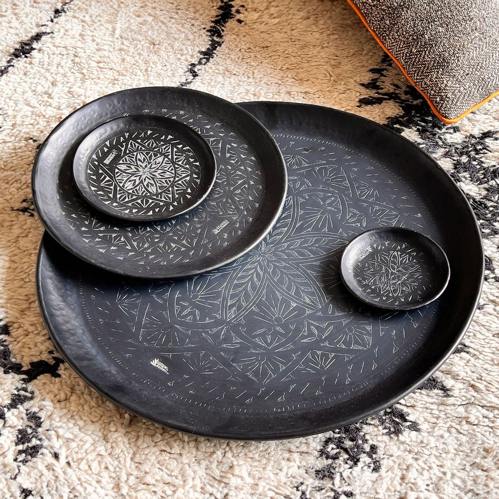Decorative objects - BLACK BRASS TRAY ENGRAVED WITH 'ARABESK' - KARAWAN AUTHENTIC