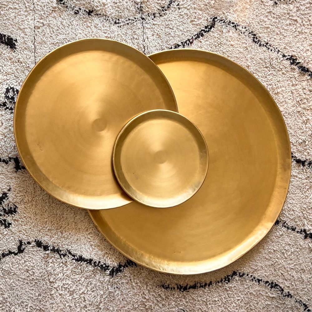 Objets de décoration - PLATEAU EN LAITON LISSE DORÉ 'MOON' - KARAWAN AUTHENTIC