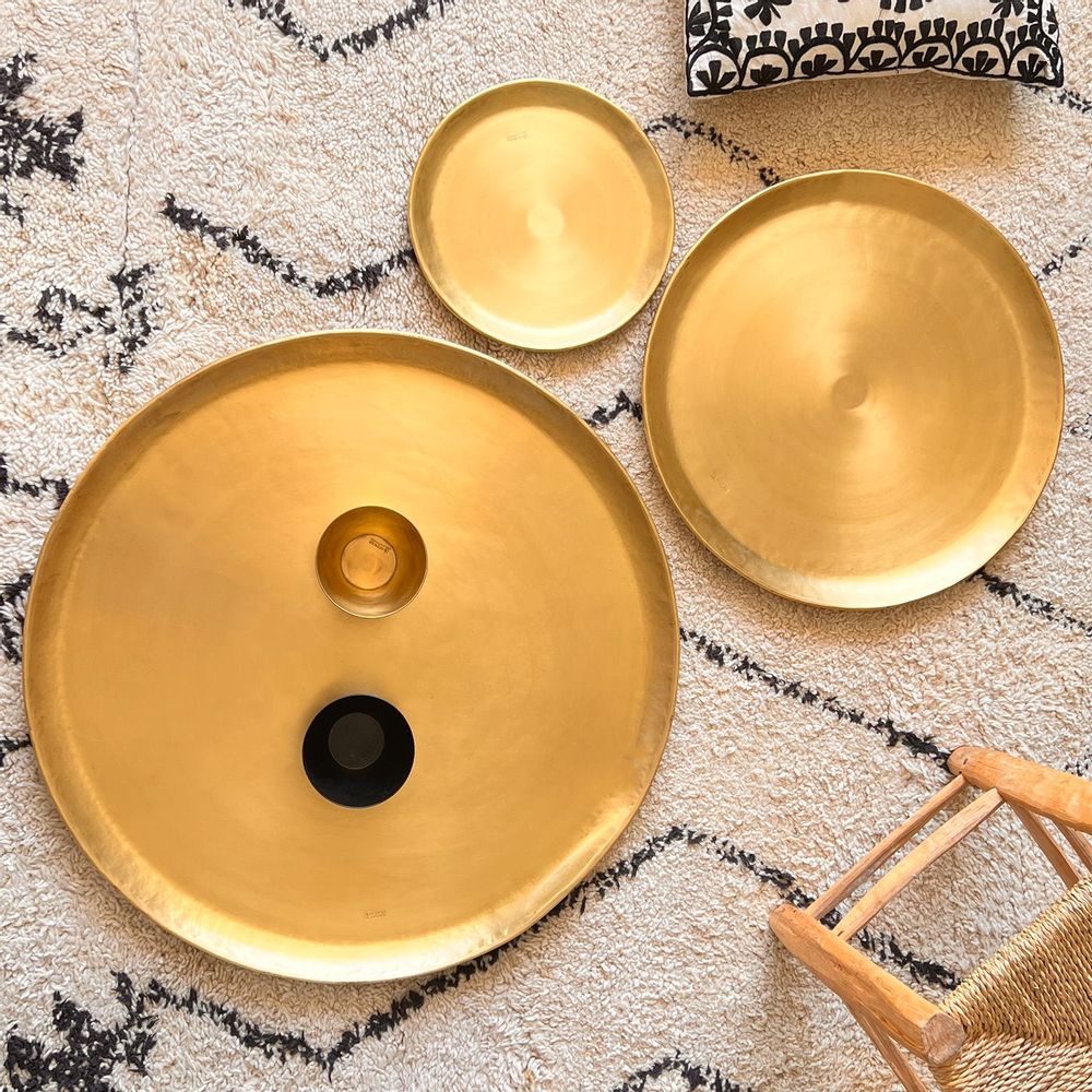 Objets de décoration - PLATEAU EN LAITON LISSE DORÉ 'MOON' - KARAWAN AUTHENTIC