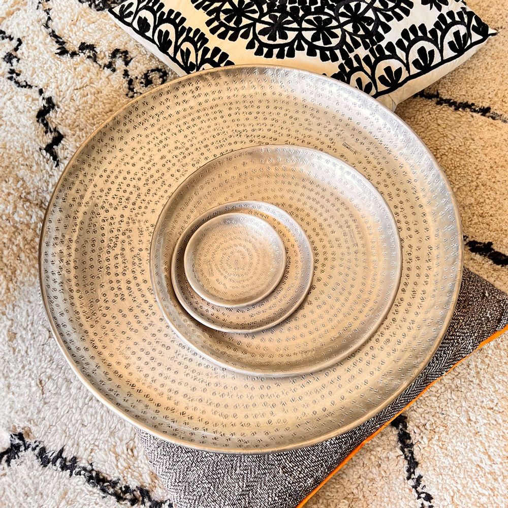 Objets de décoration - COUPELLE EN LAITON ARGENTÉ MARTELÉ ET GRAVÉ 'PALMYR' - KARAWAN AUTHENTIC