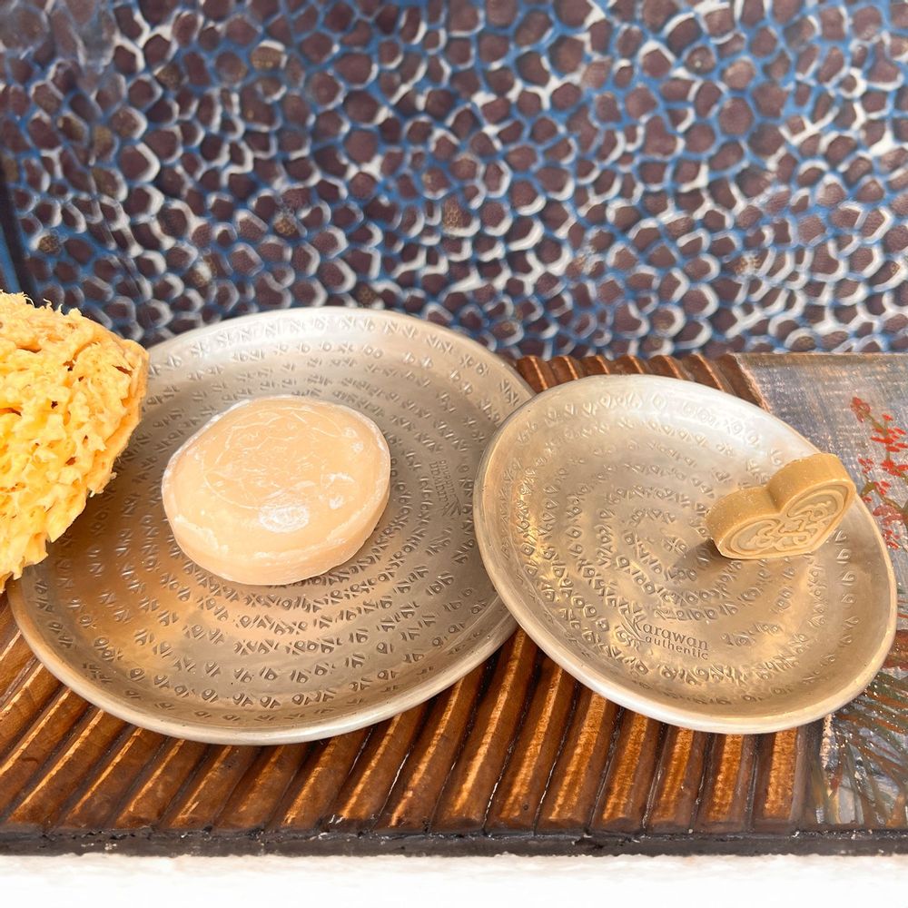 Objets de décoration - COUPELLE EN LAITON ARGENTÉ MARTELÉ ET GRAVÉ 'PALMYR' - KARAWAN AUTHENTIC