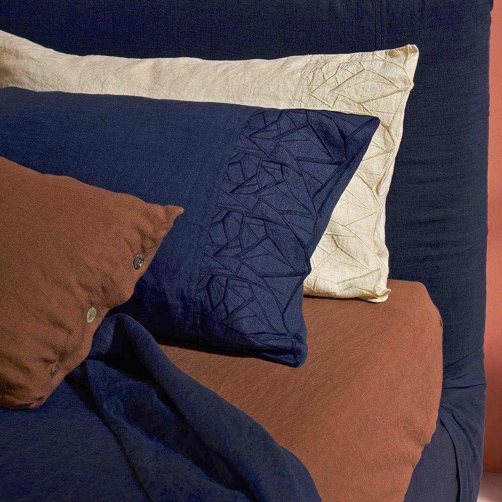 Bed linens - Embroidered bed linens - LA FABBRICA DEL LINO