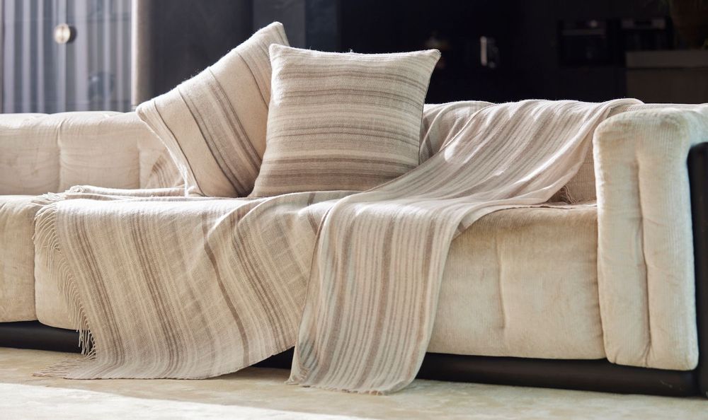 Throw blankets - Tibetan Pulu handmade natural cashmere plaid - SANDRIVER CASHMERE