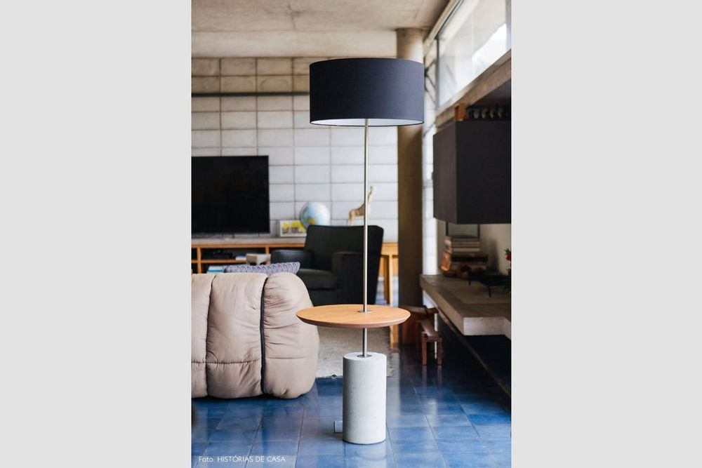 Floor lamps - "GIRO" FLOOR LAMP WITH SWIVEL TABLE - ALESSANDRA DELGADO DESIGN